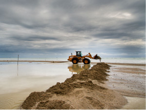 Danni alla spiaggia di Pontesasso per il maltempo