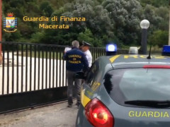 Operazione della Guardia di Finanza a Sefro (MC): sequestrata un'azienda