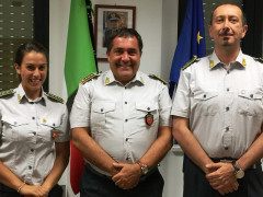 Passaggio di consegne al comando della Guardia di Finanza di Macerata tra il capitano Diana Campanella (sx) e il tenente Danilo Torti (al centro)