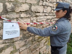 Sequestro edificio abusivo al Conero