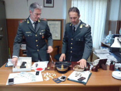 Foto di repertorio dei sequestri della Guardia di Finanza