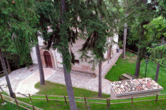 L'ex chiesa di San Sebastiano a Belforte del Chienti, dal 2007 sede del M.l.D.A.C., Museo Internazionale Dinamico di Arte Contemporanea