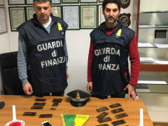 Trovato imprenditore con un chilo di hashish