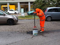 Chiusura buche a Pesaro