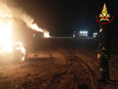 Incendio di balle di fieno a Chiaravalle