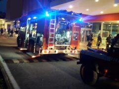 Incendio in un centro commerciale di Tolentino