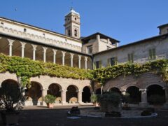 Chiostro della Basilica di San Nicola a Tolentino