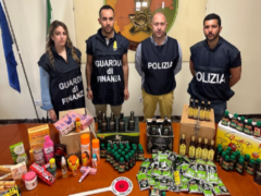 Blitz di Polizia e Guardia di Finanza in un minimarket di Ancona