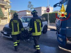 Scontro tra auto e camion ad Ancona