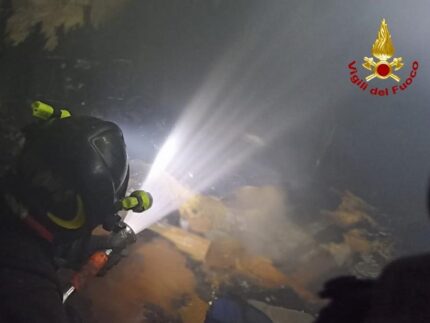 Incendio in un'abitazione di Ancona