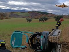 Bobcat ribaltato a San Severino