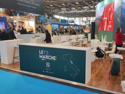 Stand della Regione Marche alla fiera del turismo di Parigi